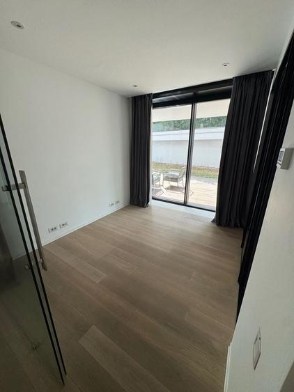 Apartament cu 4 camere semidecomandat, mobilat în Primăverii