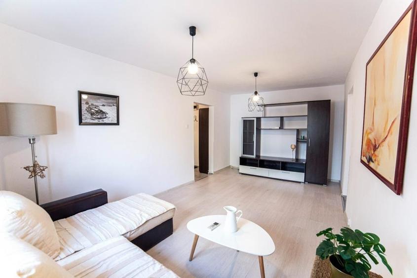 3 camere | 12 Min Metrou Crangasi - 3