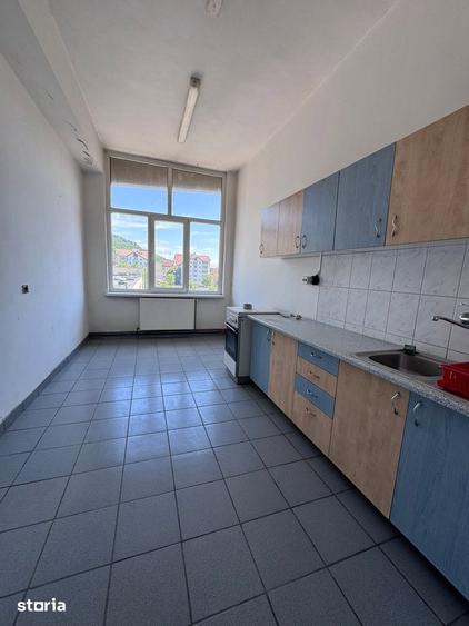 Spațiu comercial, de 990 mp, în Central