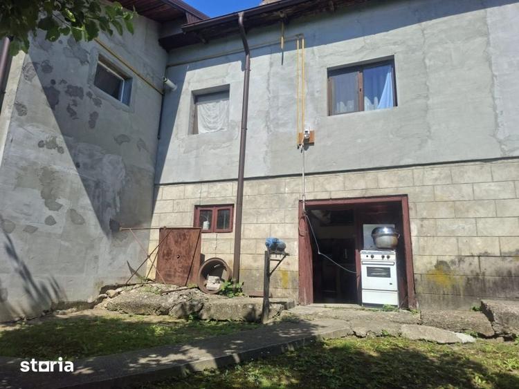 Casă cu 4 camere cu Teren 1000 Mp în Surani