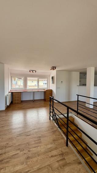 Apartament cu 4 camere decomandat, mobilat în Girocului
