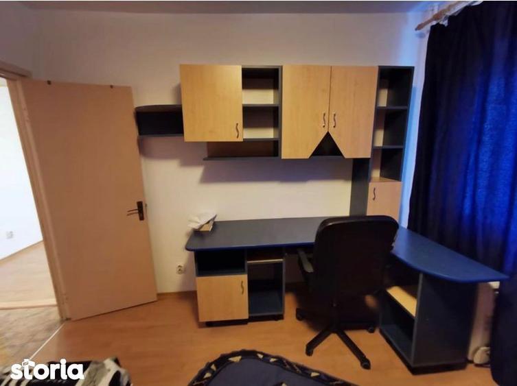 Apartament cu 3 camere, mobilat în Central
