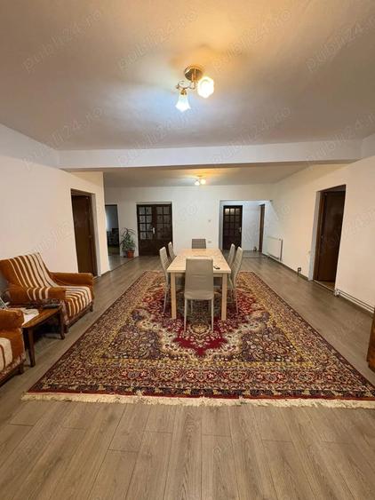 Casă cu Teren 5561 Mp în Central
