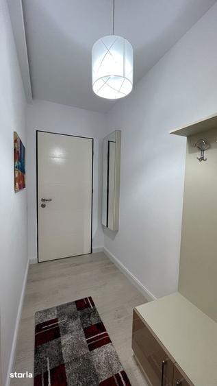 Apartament cu 3 camere semidecomandat, mobilat în Tei