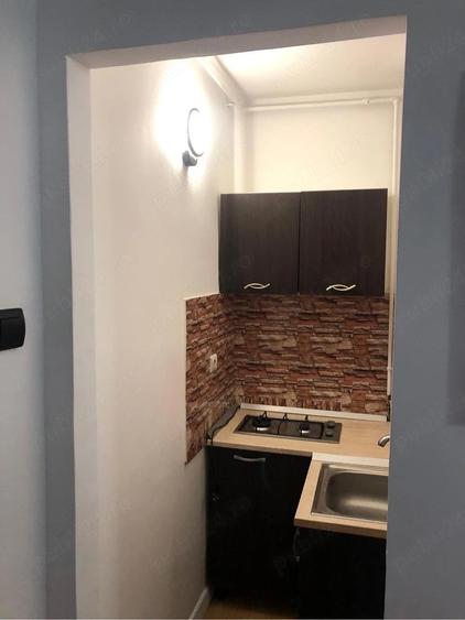 Garsonieră decomandată în Central