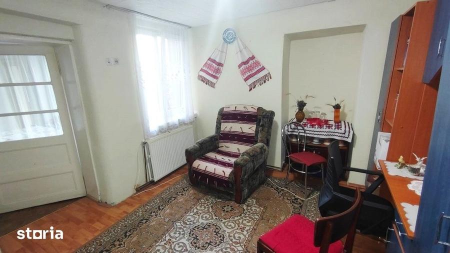 Casă cu 6 camere cu Teren 385 Mp în Dâmbul Rotund