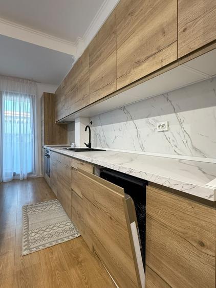 Apartament cu 2 camere semidecomandat, mobilat în Florești