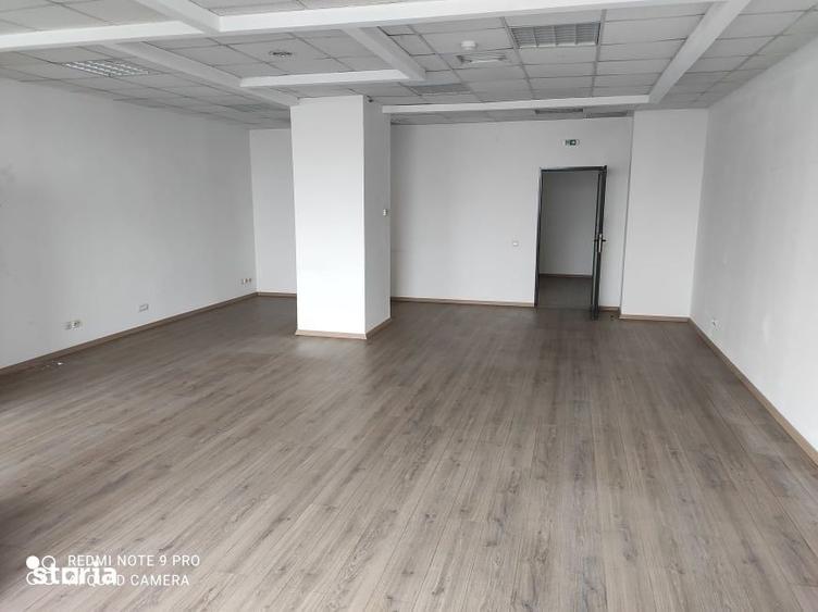 Spațiu comercial, de 55 mp, în Podu Roș