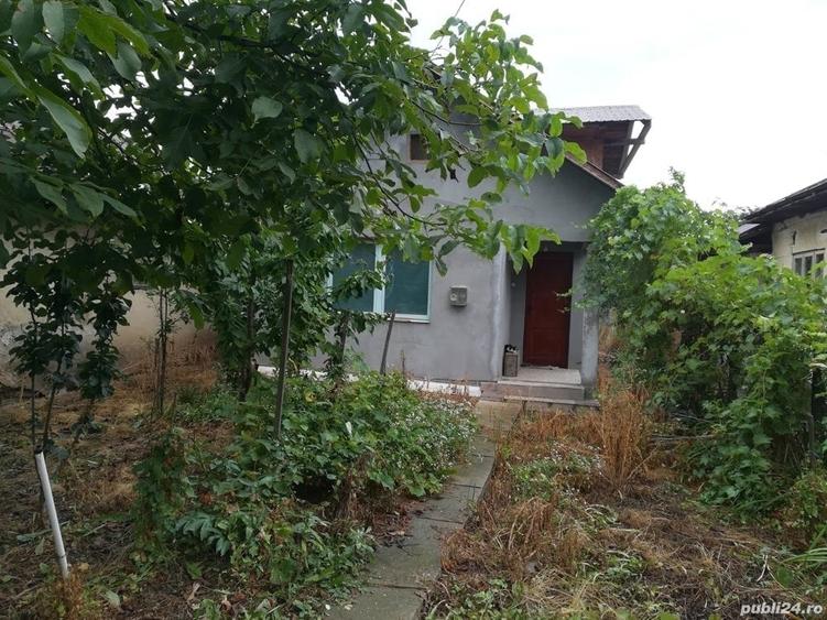 Casă cu 2 camere cu Teren 1000 Mp în Poienarii Burchii