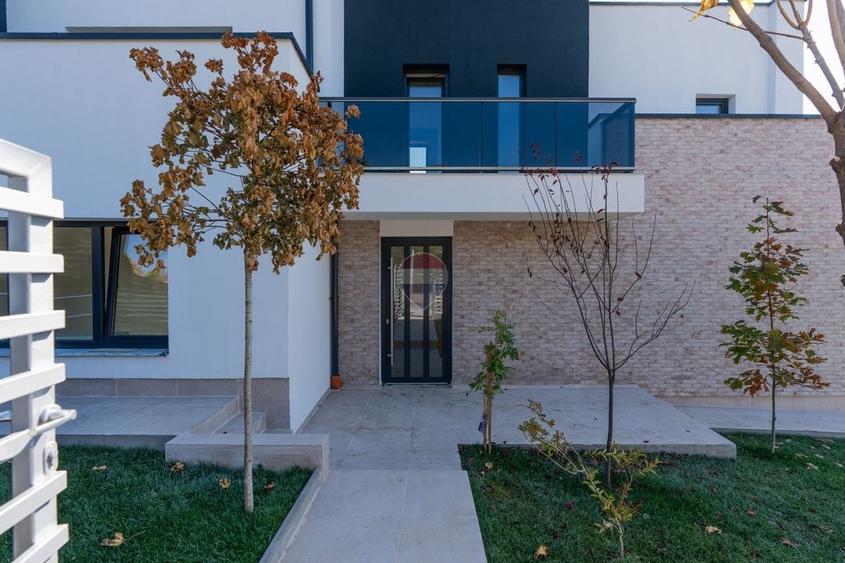 Casă cu 5 camere cu Teren 492 Mp în Dâmbul Rotund