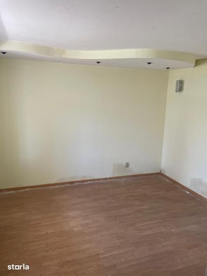 Casă cu 3 camere cu Teren 1346 Mp în Poroschia