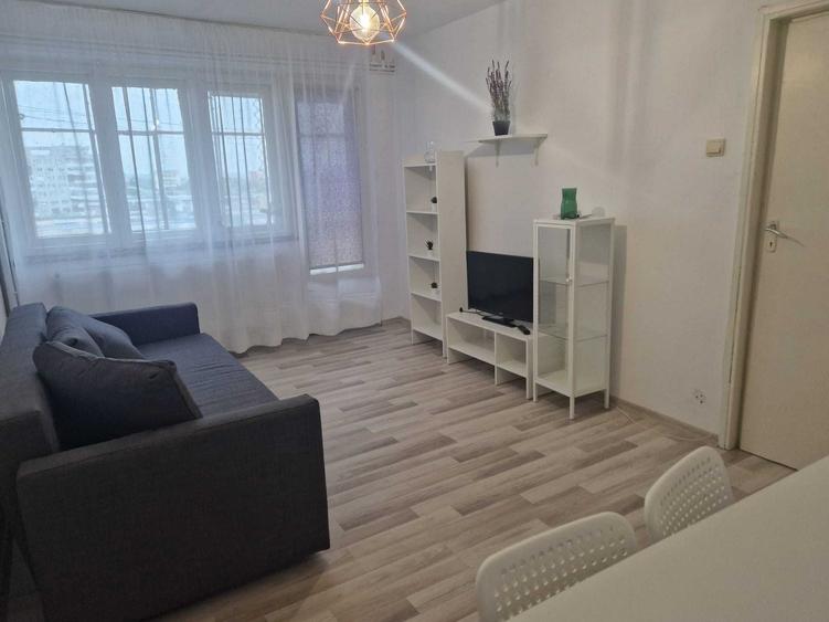 Apartament cu 2 camere semidecomandat în Sărari