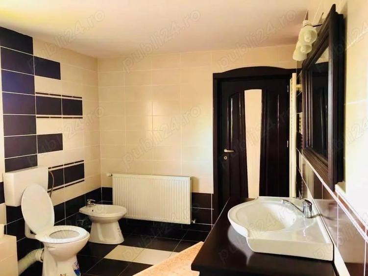 Casă cu 5 camere cu Teren 1500 Mp în Oniceni