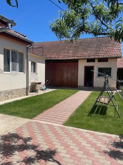 Casă cu Teren 700 Mp în Central