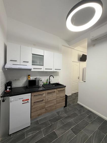 Apartament cu 3 camere decomandat în P-ța Unirii