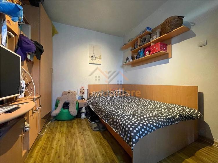 Apartament cu 3 camere semidecomandat în Calea Aradului