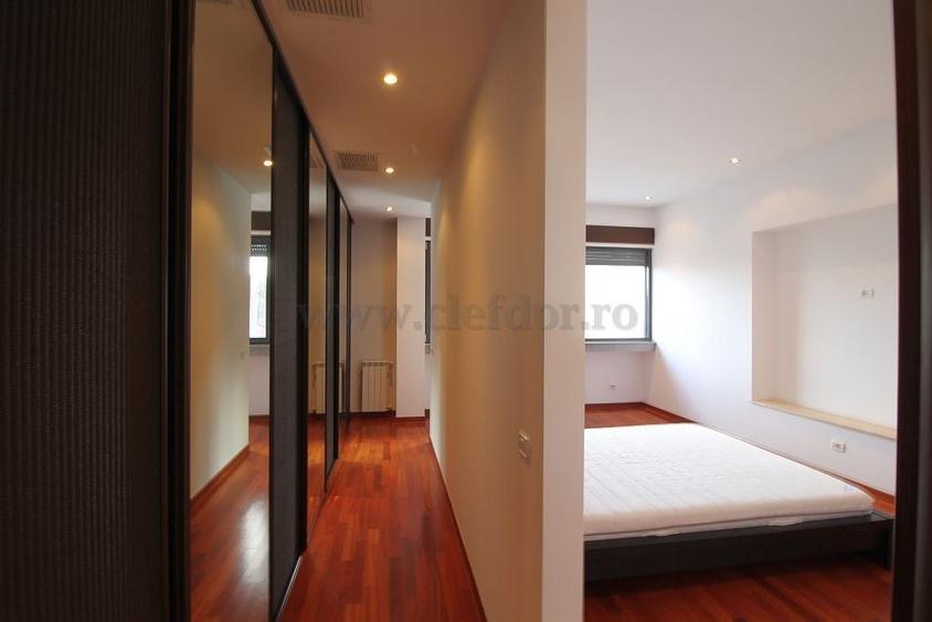 Apartament cu 4 camere decomandat, mobilat în Dorobanți