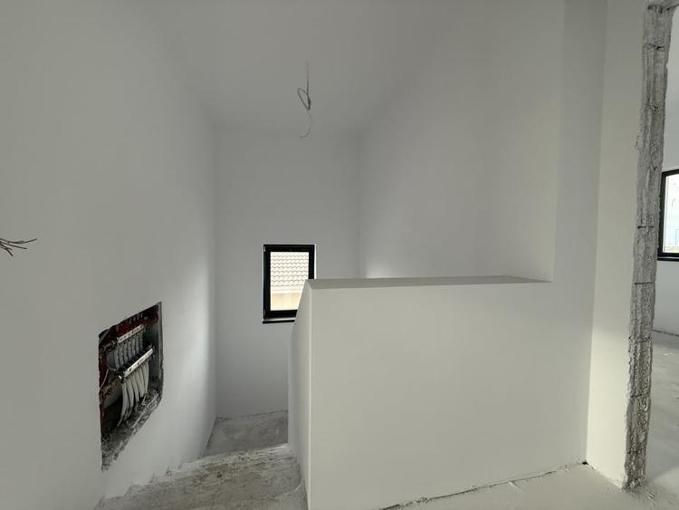 Duplex cu 4 camere cu Teren 300 Mp în Calea Urseni