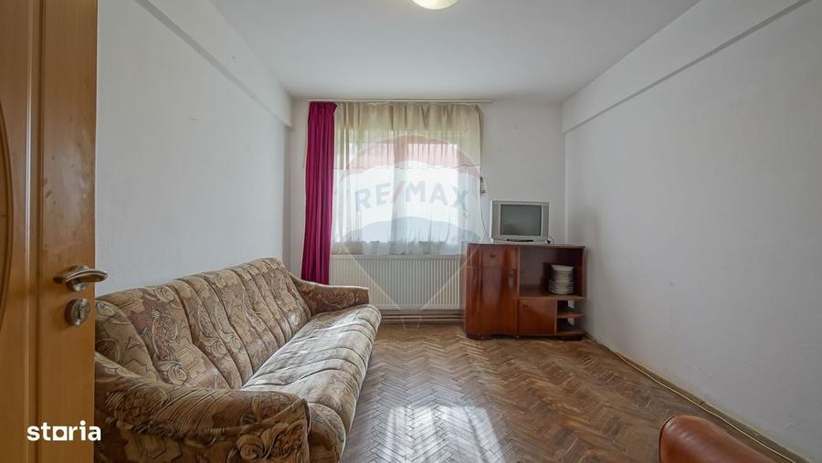 Apartament cu 4 camere în Stupini
