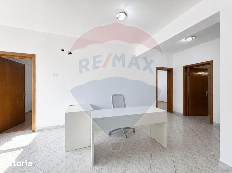 Casă cu 6 camere cu Teren 180 Mp în Crângași