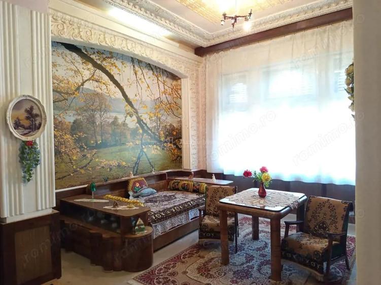 Casă cu Teren 1439 Mp în Socol