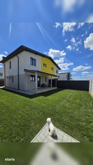 Casă cu 4 camere cu Teren 260 Mp în Vidra