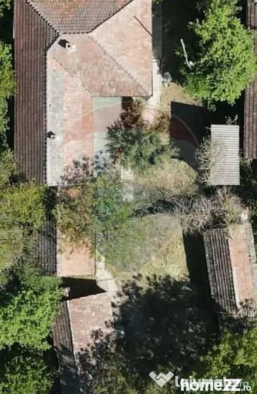 Casă cu 4 camere cu Teren 2676 Mp în Boiu