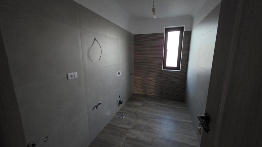 Casă individuală cu 3 camere cu Canalizare în Sânandrei