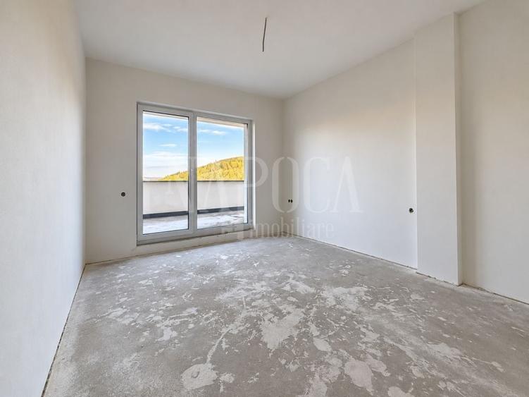 Apartament cu 3 camere semidecomandat în Florești