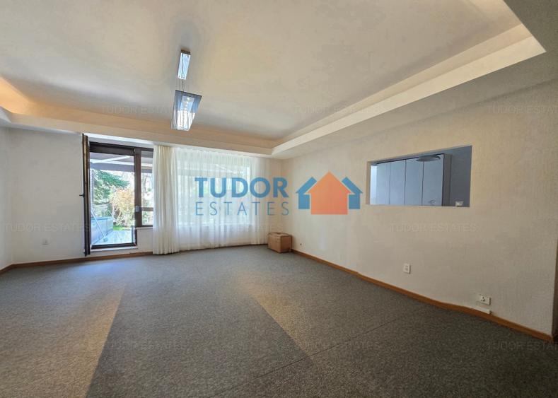 Apartament cu 3 camere decomandat în Șoseaua Nordului