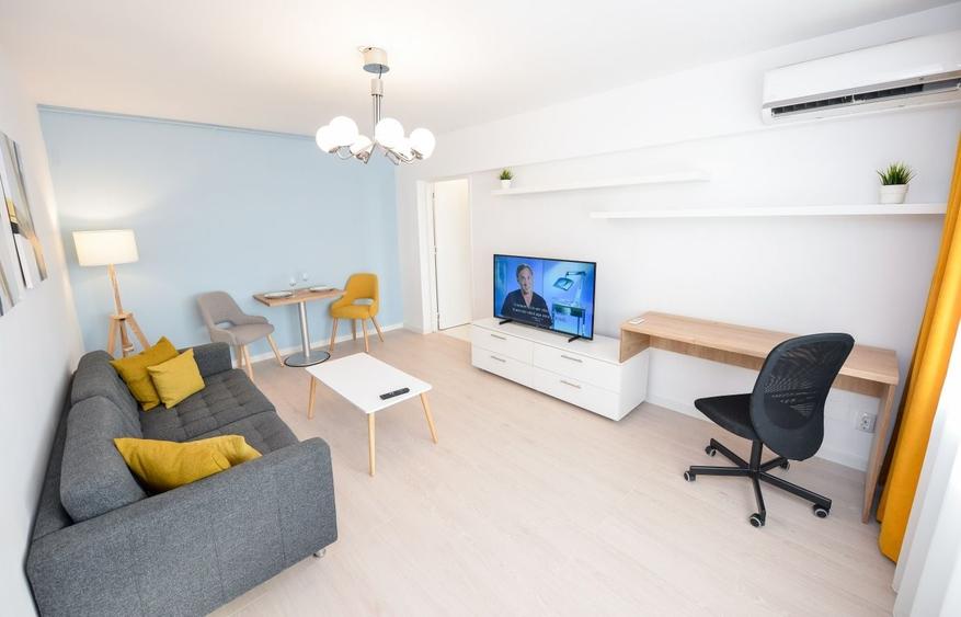 Apartament cu 2 camere semidecomandat în Tineretului