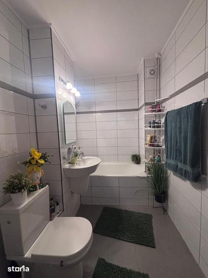 Apartament cu 3 camere decomandat în Dâmbu Pietros
