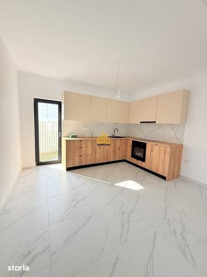 Casă cu 4 camere cu Teren 330 Mp în Clinceni