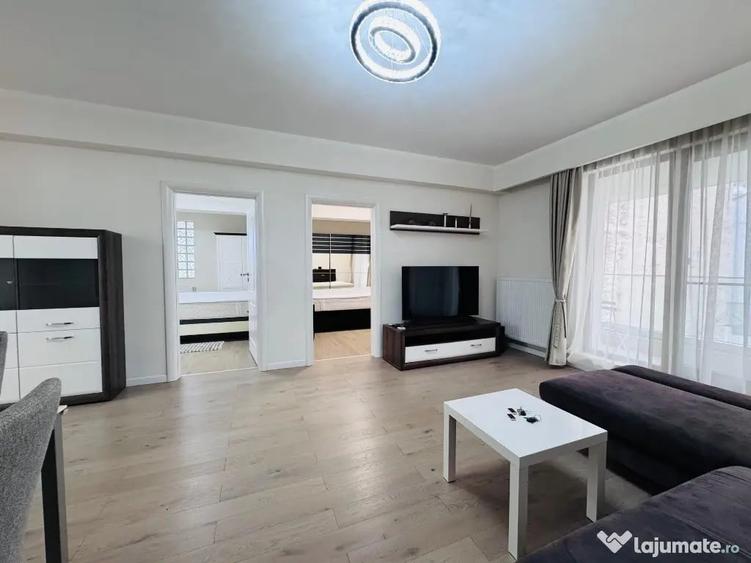Apartament cu 3 camere semidecomandat în Banu Manta