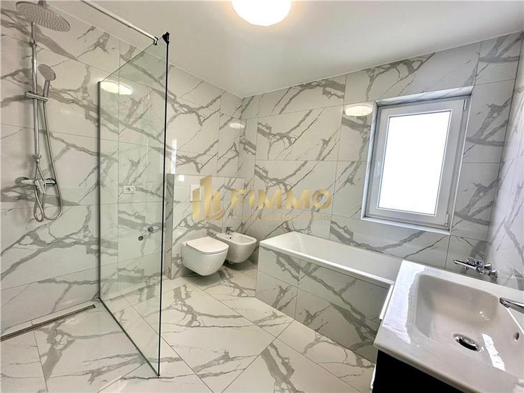 Duplex cu 4 camere cu Canalizare în Est
