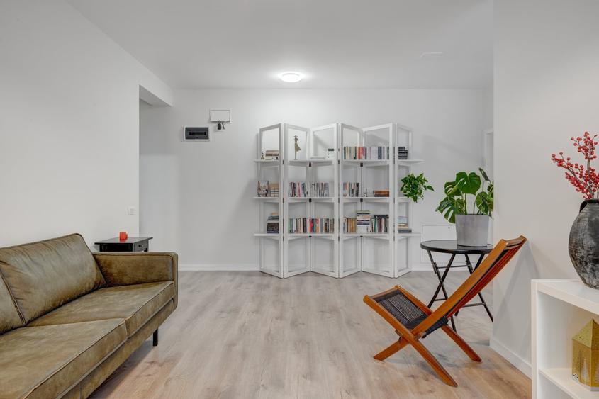Apartament cu 2 camere semidecomandat, mobilat în Tunari