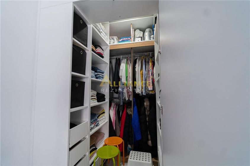 Casă cu 5 camere cu Teren 755 Mp în Frumușani
