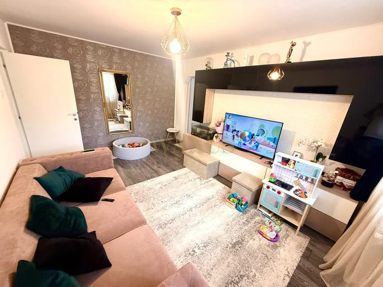 Apartament cu 3 camere semidecomandat, mobilat în Mănăștur