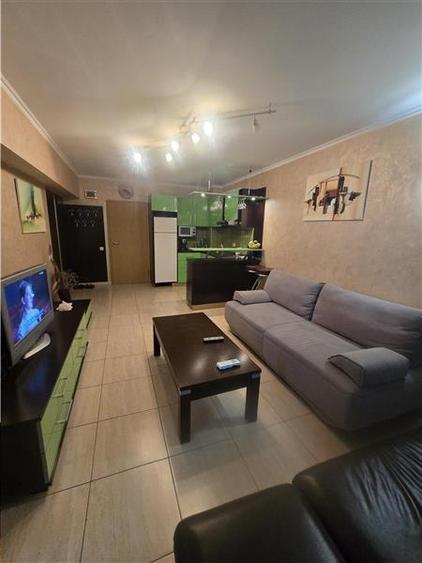 Apartament cu 2 camere decomandat, mobilat în Sat Vacanță