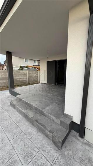 Duplex cu 4 camere cu Canalizare în Moșnița Nouă