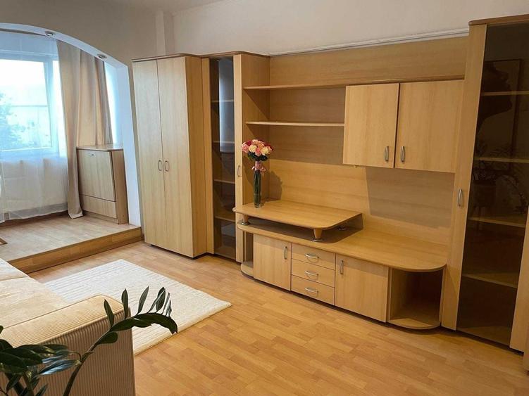 Garsonieră decomandată în Central
