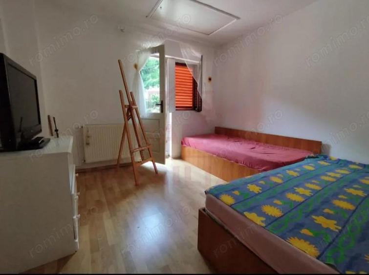 Casă cu Teren 440 Mp în Poiana