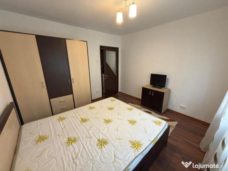 Apartament cu 3 camere decomandat în Republicii