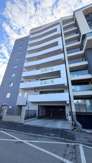 Apartament cu 4 camere semidecomandat în 13 Septembrie