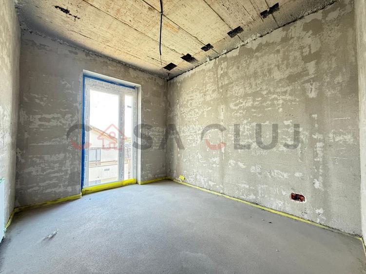 Apartament cu 3 camere semidecomandat în Europa