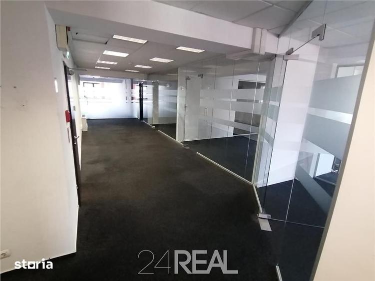 Spațiu comercial, de 350 mp, în Polonă