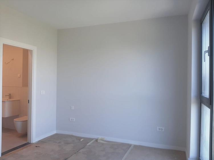 Apartament cu 3 camere decomandat în Băneasa
