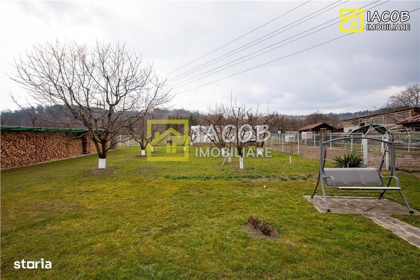 Casă cu 4 camere decomandat cu Teren 3762 Mp în Coman