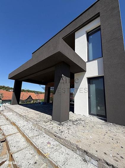 Casă cu 4 camere în Spitalul Județean