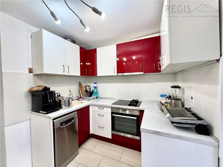 Apartament cu 3 camere decomandat în Triaj